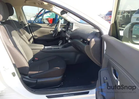 2022 Nissan Sentra Sv Xtronic Cvt z USA, uszkodzony, nr VIN 3N1AB8CV1NY230795